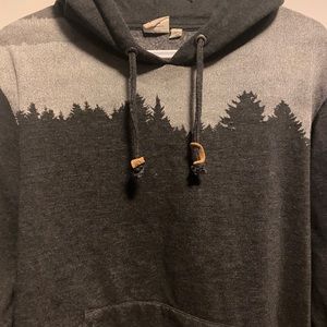 Juniper hoodie in heather black.